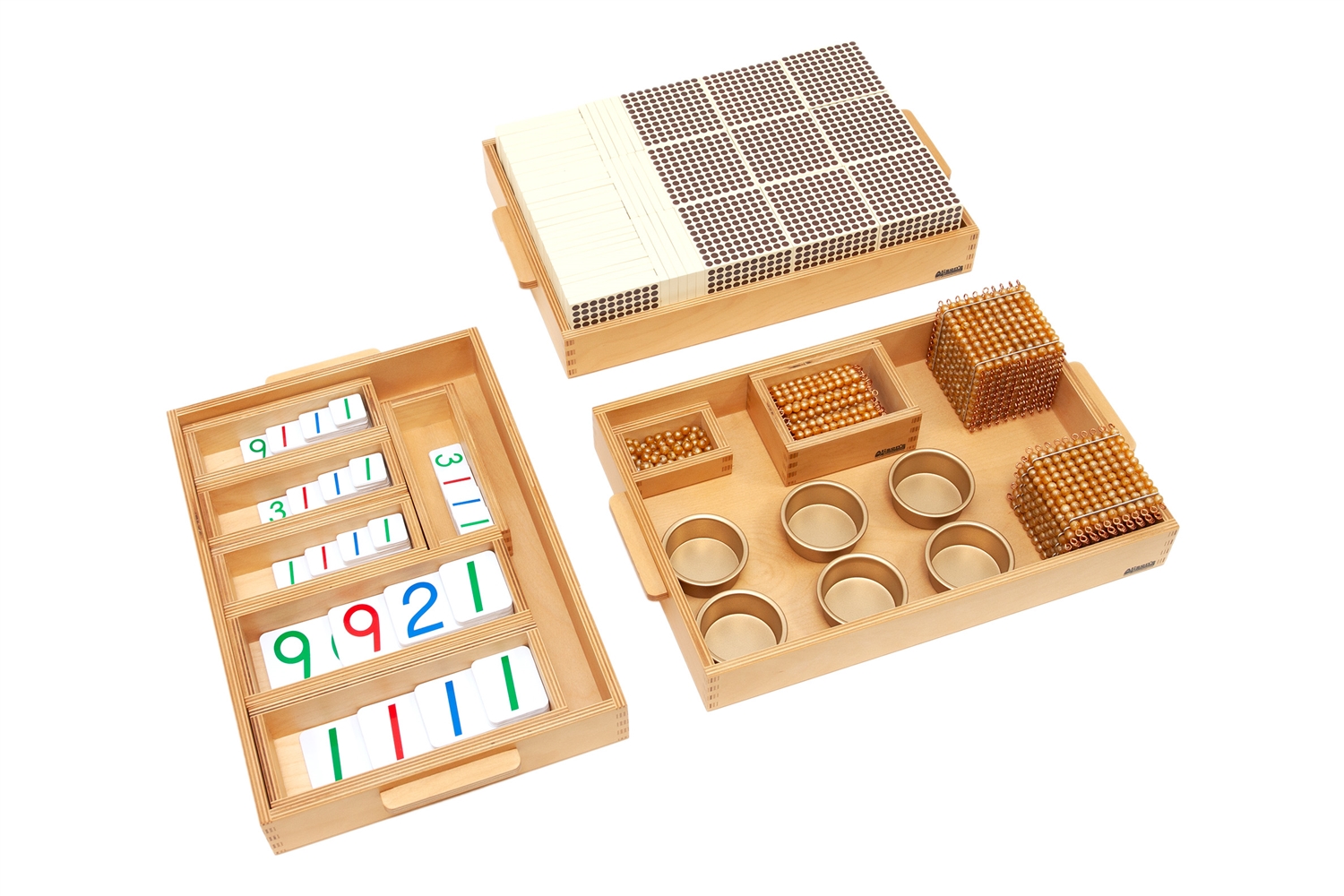 Does set contain the storage boxes for the Activity cards?